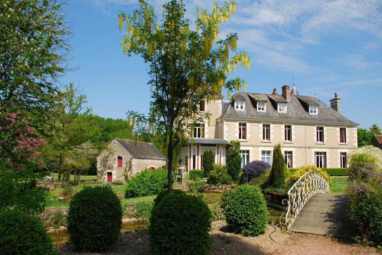 Le Moulin De Francueil Bed & Breakfast ภายนอก รูปภาพ