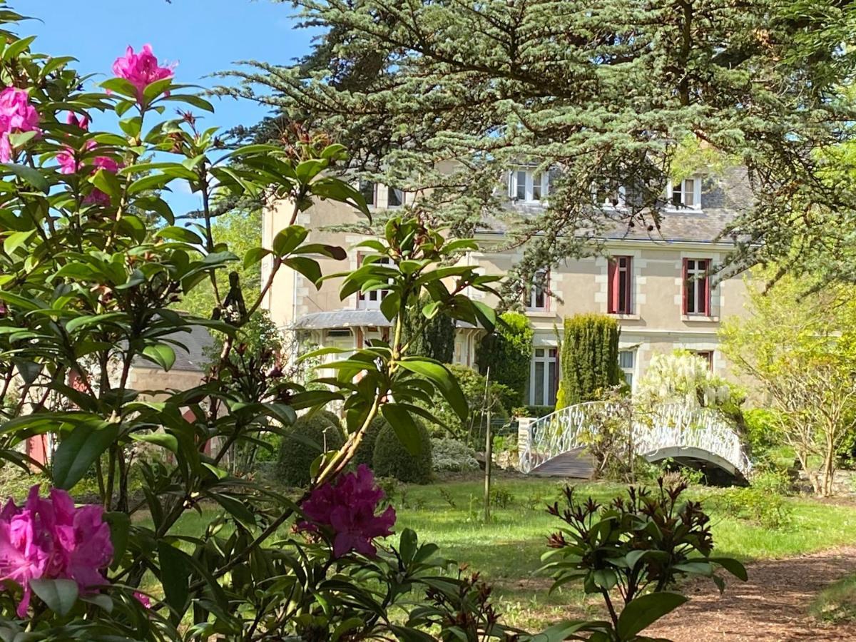 Le Moulin De Francueil Bed & Breakfast ภายนอก รูปภาพ