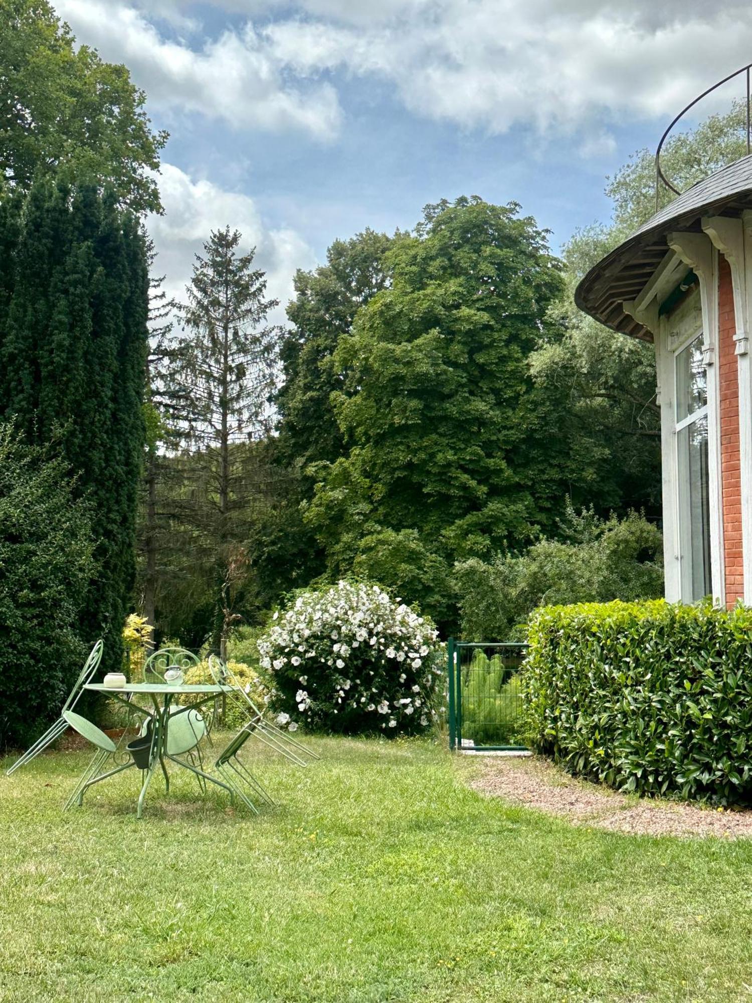 Le Moulin De Francueil Bed & Breakfast ภายนอก รูปภาพ