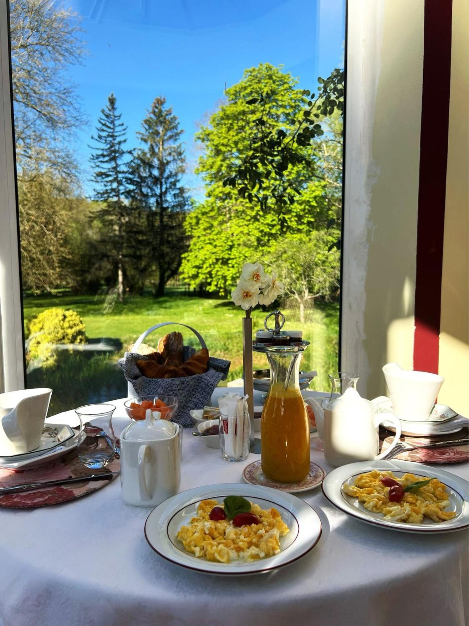 Le Moulin De Francueil Bed & Breakfast ภายนอก รูปภาพ