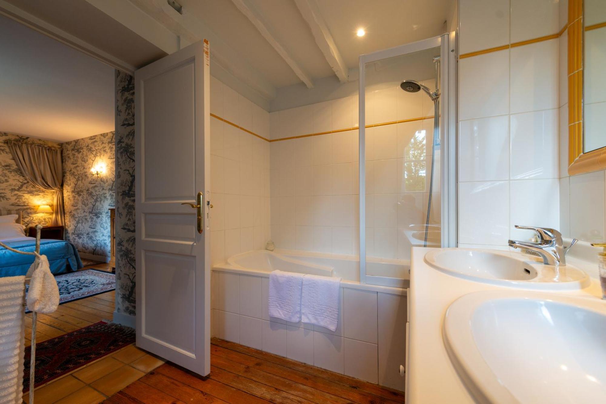 Le Moulin De Francueil Bed & Breakfast ภายนอก รูปภาพ